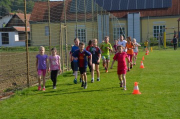 Volksschule Ebersdorf - Kinder laufen für Kinder 2015