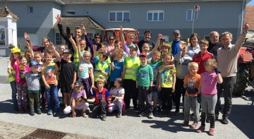 Sauberes Ebersdorf 2016 - 50 Kinder und Erwachsene sammeln Müll